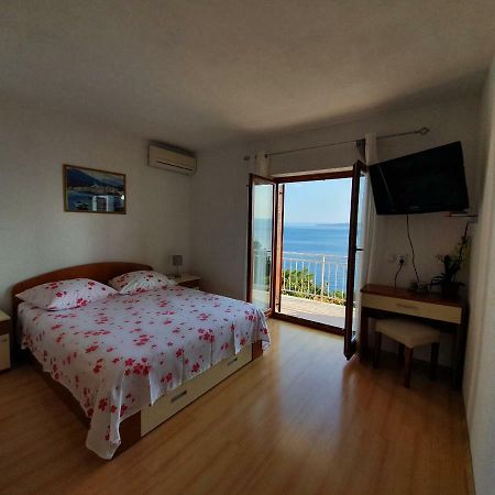 Apartmani Renata Брела Екстериор снимка