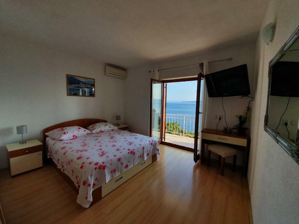 Apartmani Renata Брела Екстериор снимка